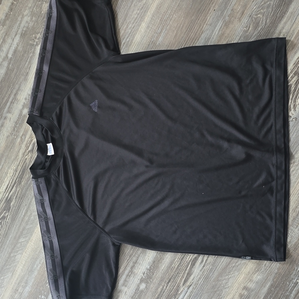 Men's Adidas dri fit shirt